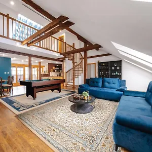 5bd Duplex - Billiard - Cinema - Prague